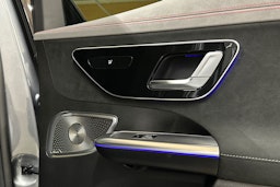 harmaa Mercedes-Benz EQE SUV 2024 kuva 16.