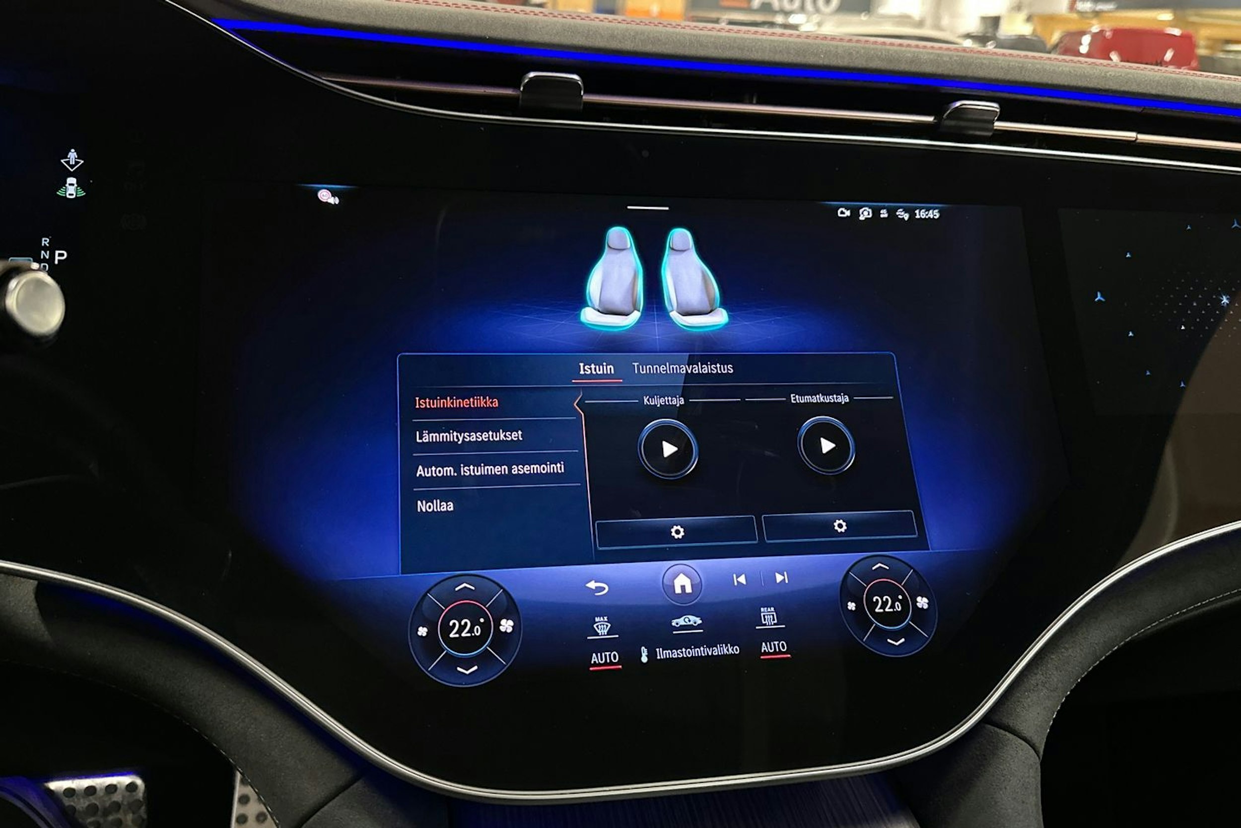 harmaa Mercedes-Benz EQE SUV 2024 kuva 23.