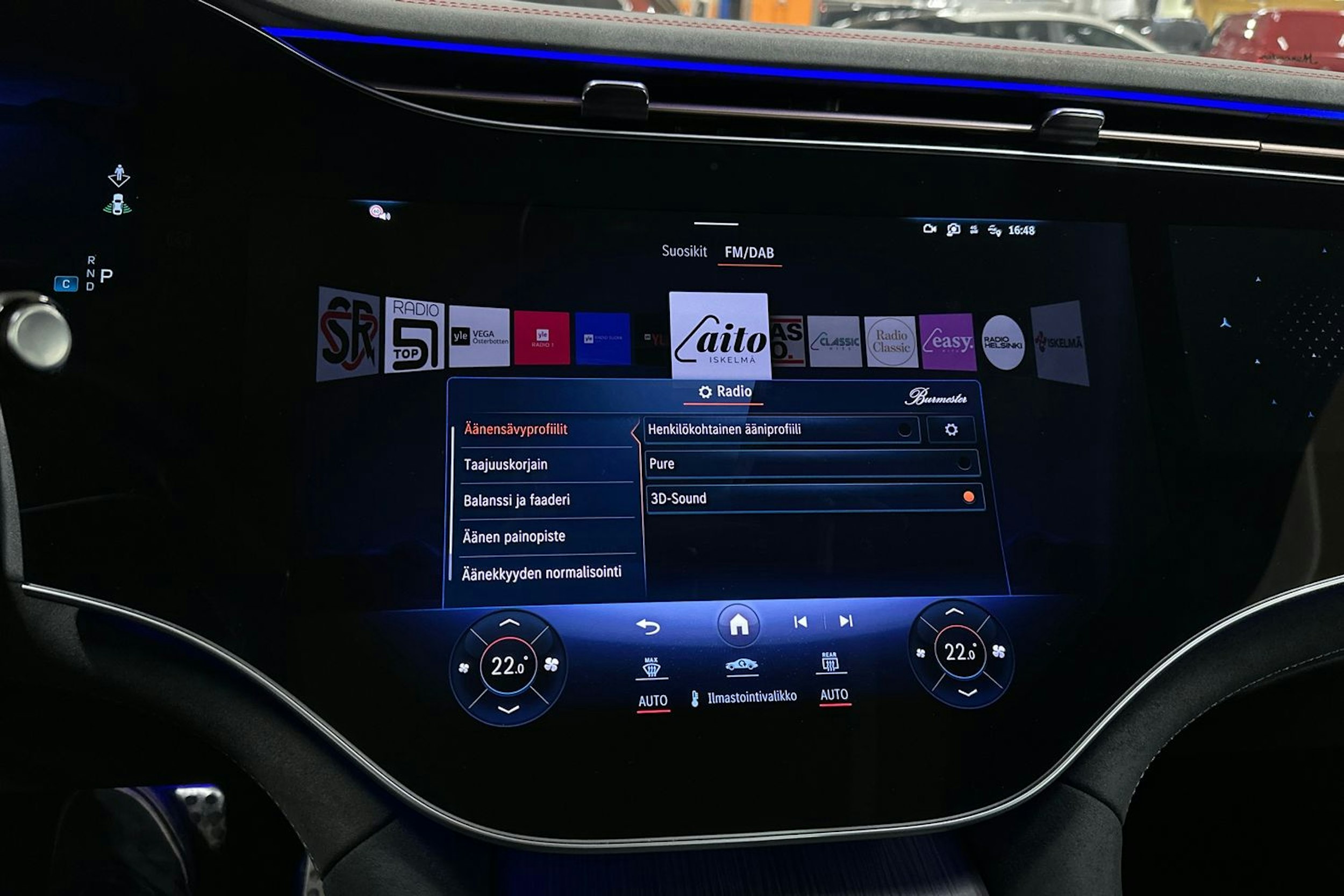 harmaa Mercedes-Benz EQE SUV 2024 kuva 27.