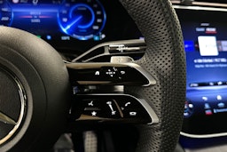 harmaa Mercedes-Benz EQE SUV 2024 kuva 35.