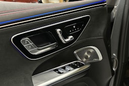 harmaa Mercedes-Benz EQE SUV 2024 kuva 36.