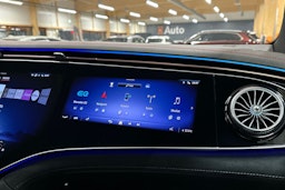 harmaa Mercedes-Benz EQE SUV 2024 kuva 38.