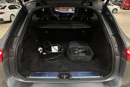 harmaa Mercedes-Benz EQE SUV 2024 kuva 39.