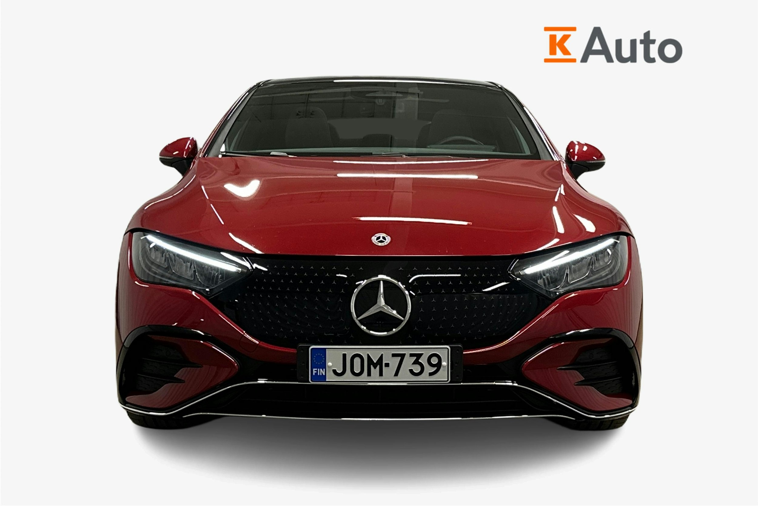 punainen Mercedes-Benz EQE 2025 kuva 5.