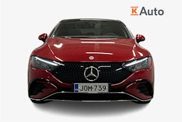 punainen Mercedes-Benz EQE 2025 kuva 5.