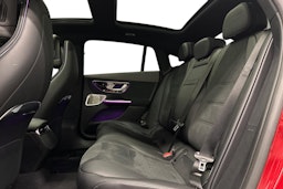 punainen Mercedes-Benz EQE 2025 kuva 10.
