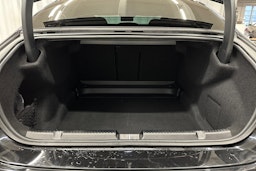 musta Mercedes-Benz EQE 2025 kuva 14.