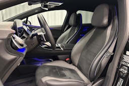 musta Mercedes-Benz EQE 2025 kuva 18.