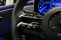 musta Mercedes-Benz EQE 2025 kuva 22.