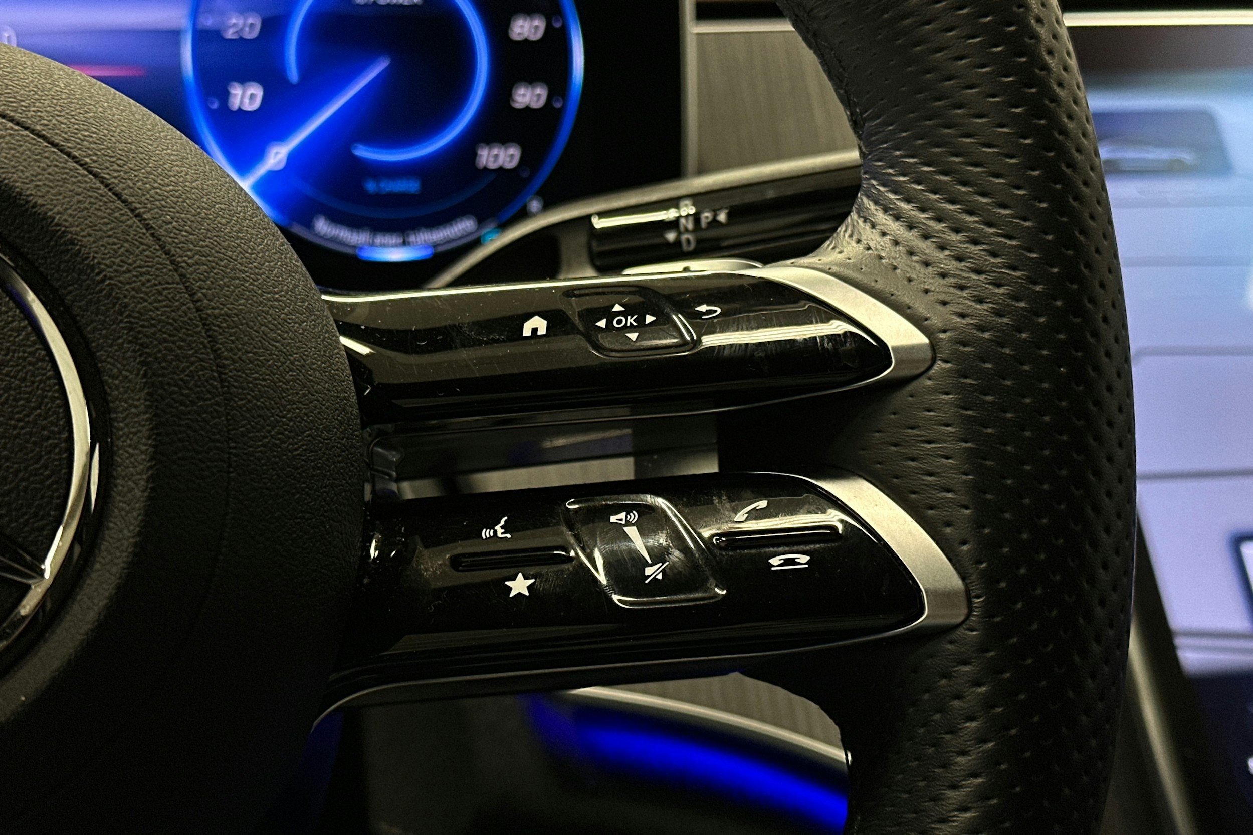 musta Mercedes-Benz EQE 2025 kuva 23.