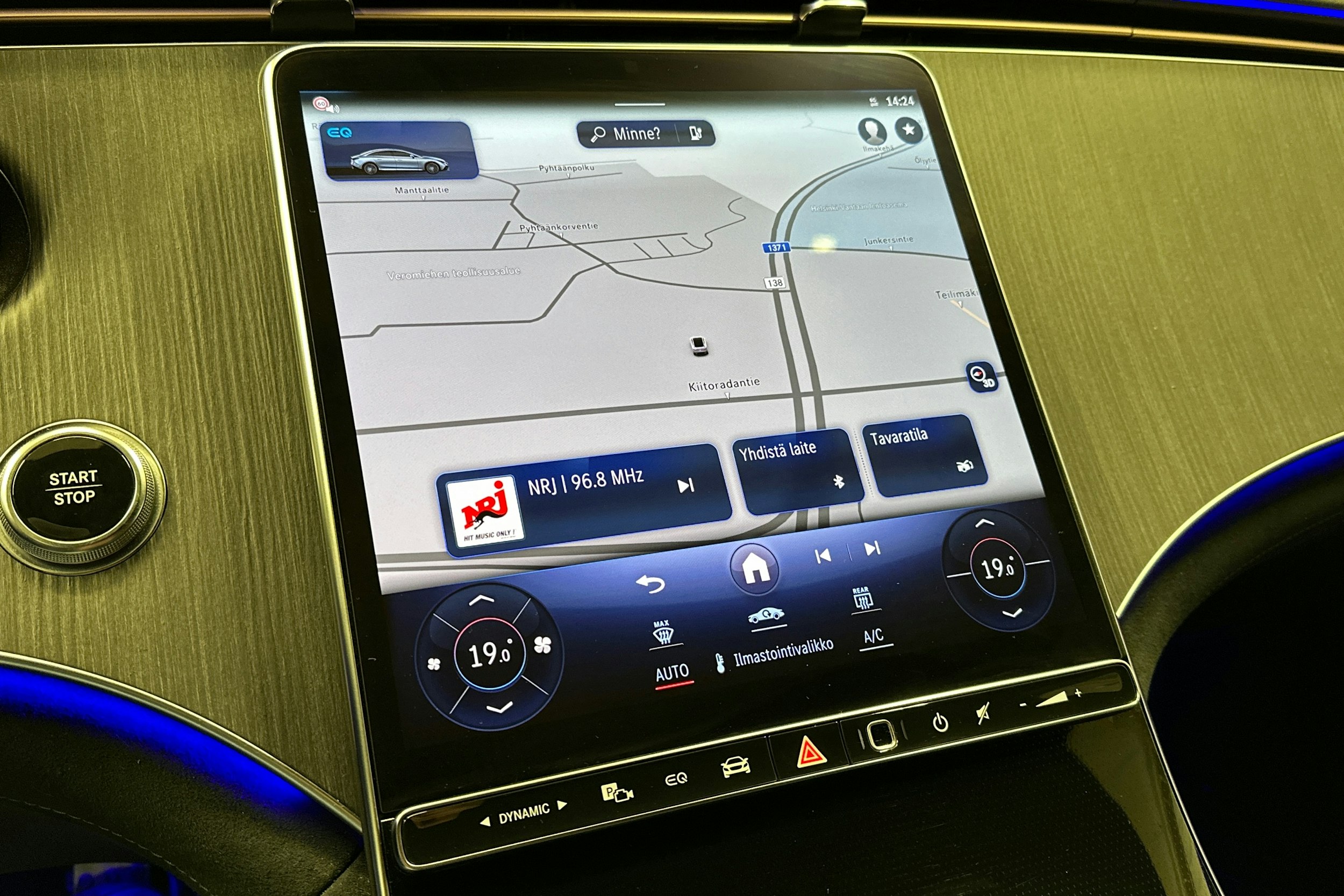 musta Mercedes-Benz EQE 2025 kuva 25.