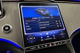 musta Mercedes-Benz EQE 2025 kuva 27.