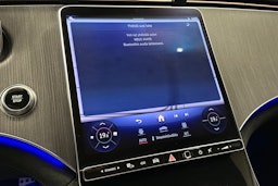 musta Mercedes-Benz EQE 2025 kuva 31.