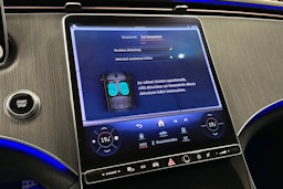 musta Mercedes-Benz EQE 2025 kuva 32.