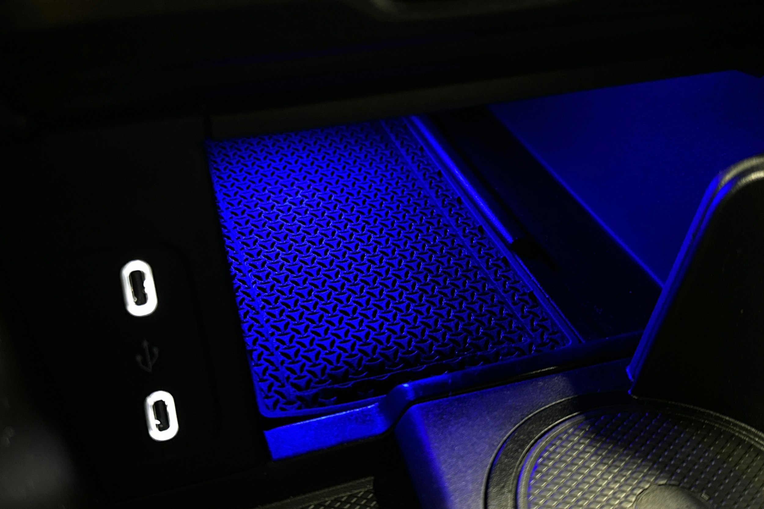 musta Mercedes-Benz EQE 2025 kuva 34.