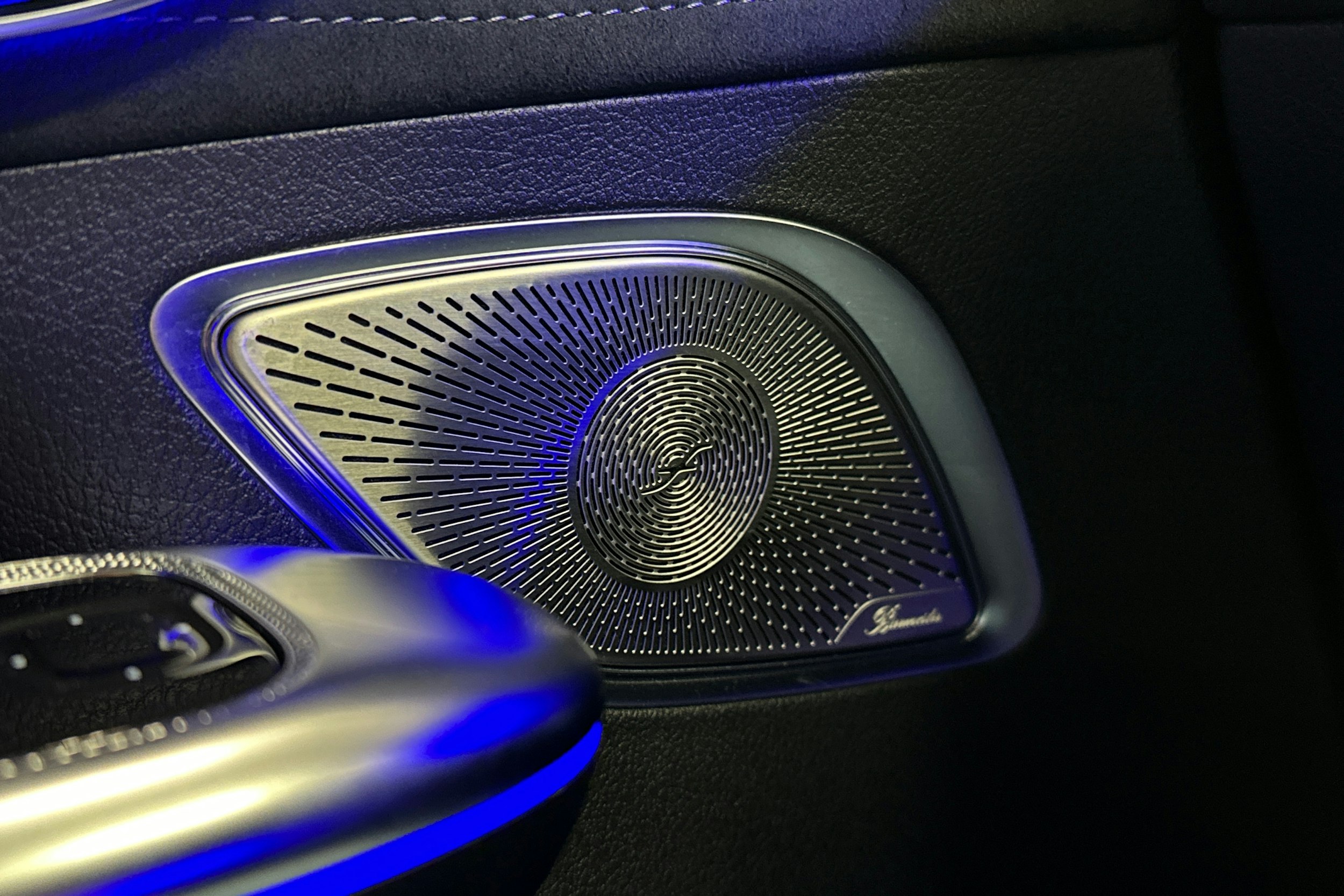 musta Mercedes-Benz EQE 2025 kuva 36.