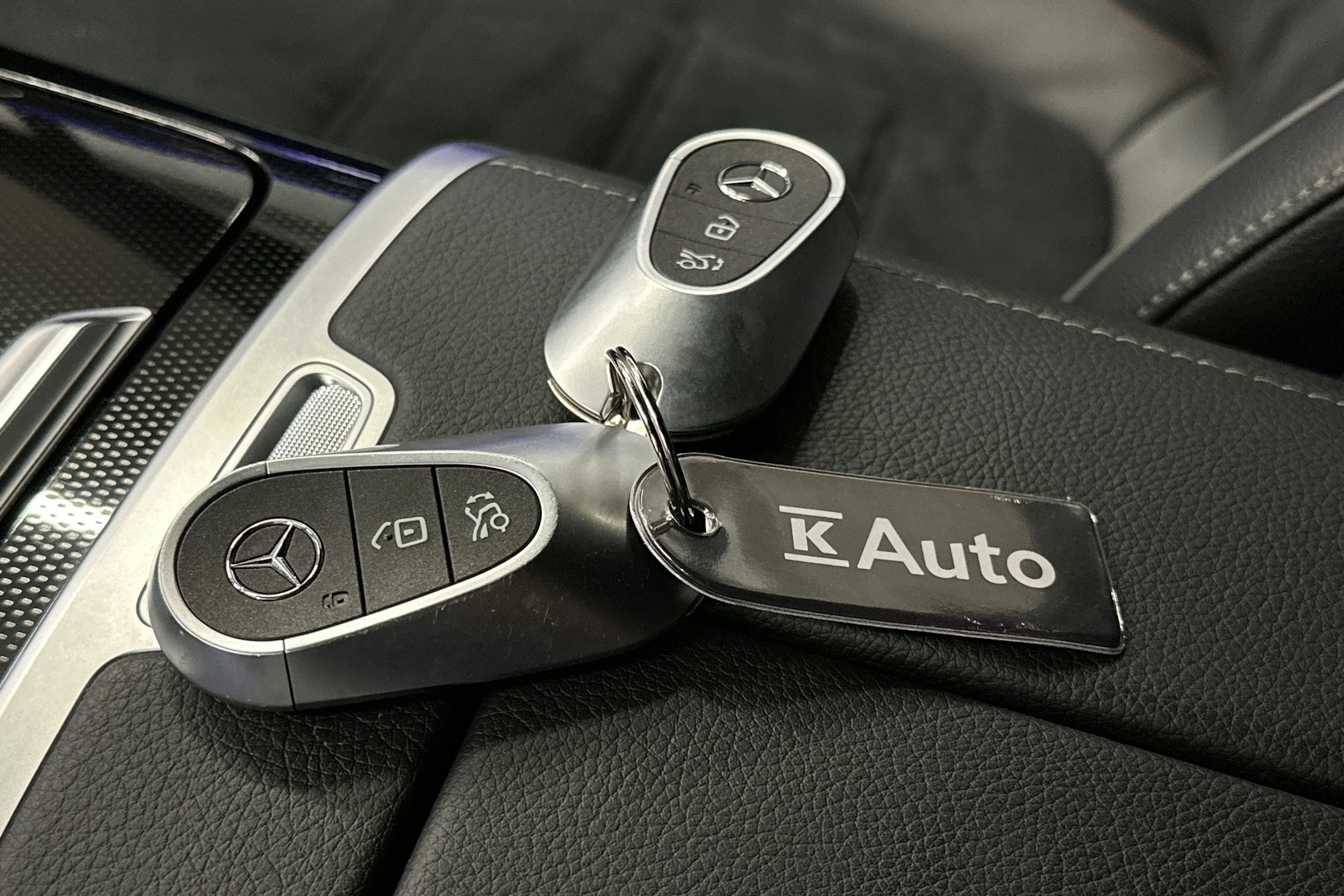 musta Mercedes-Benz EQE 2025 kuva 37.