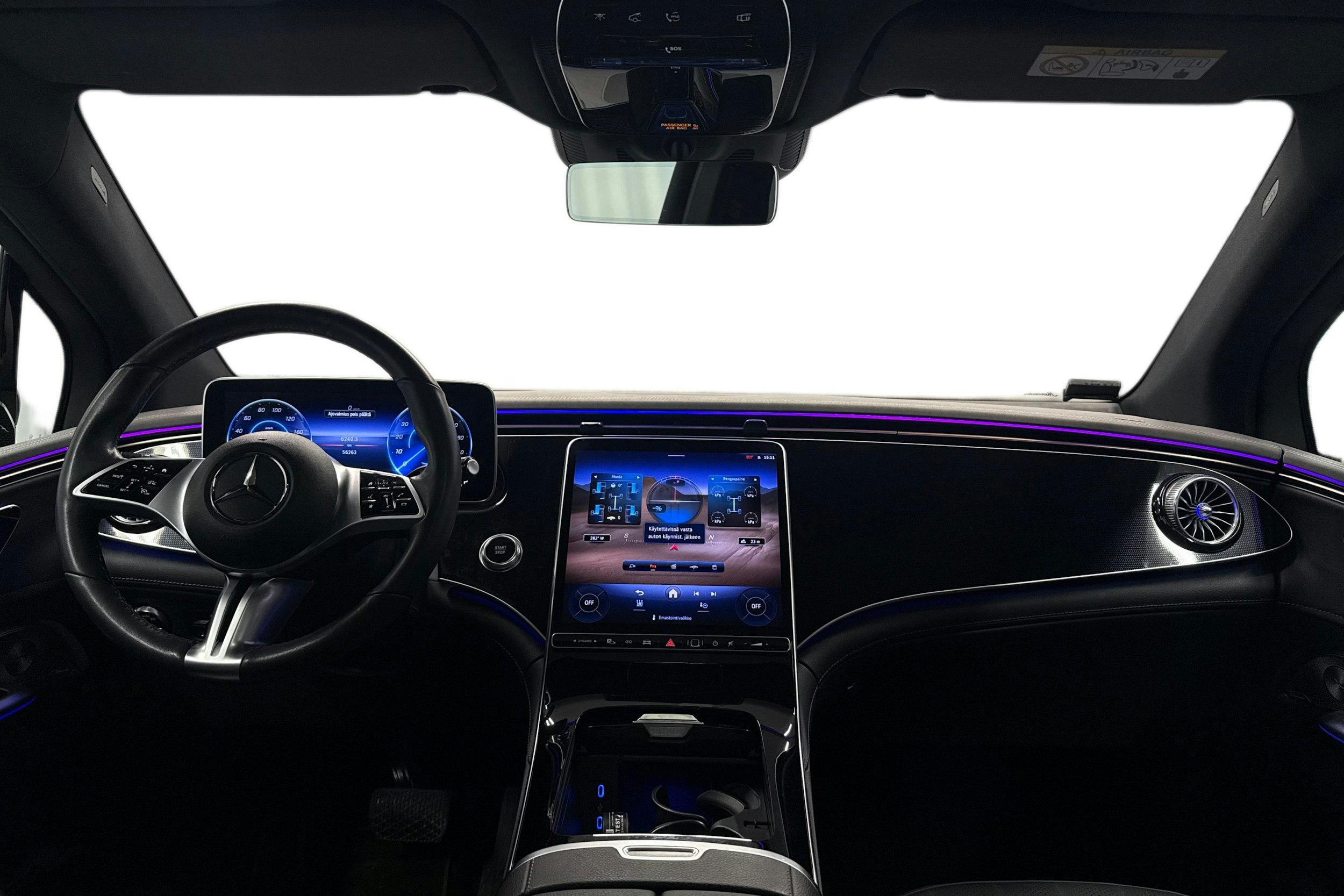 sininen Mercedes-Benz EQE SUV 2023 kuva 9.