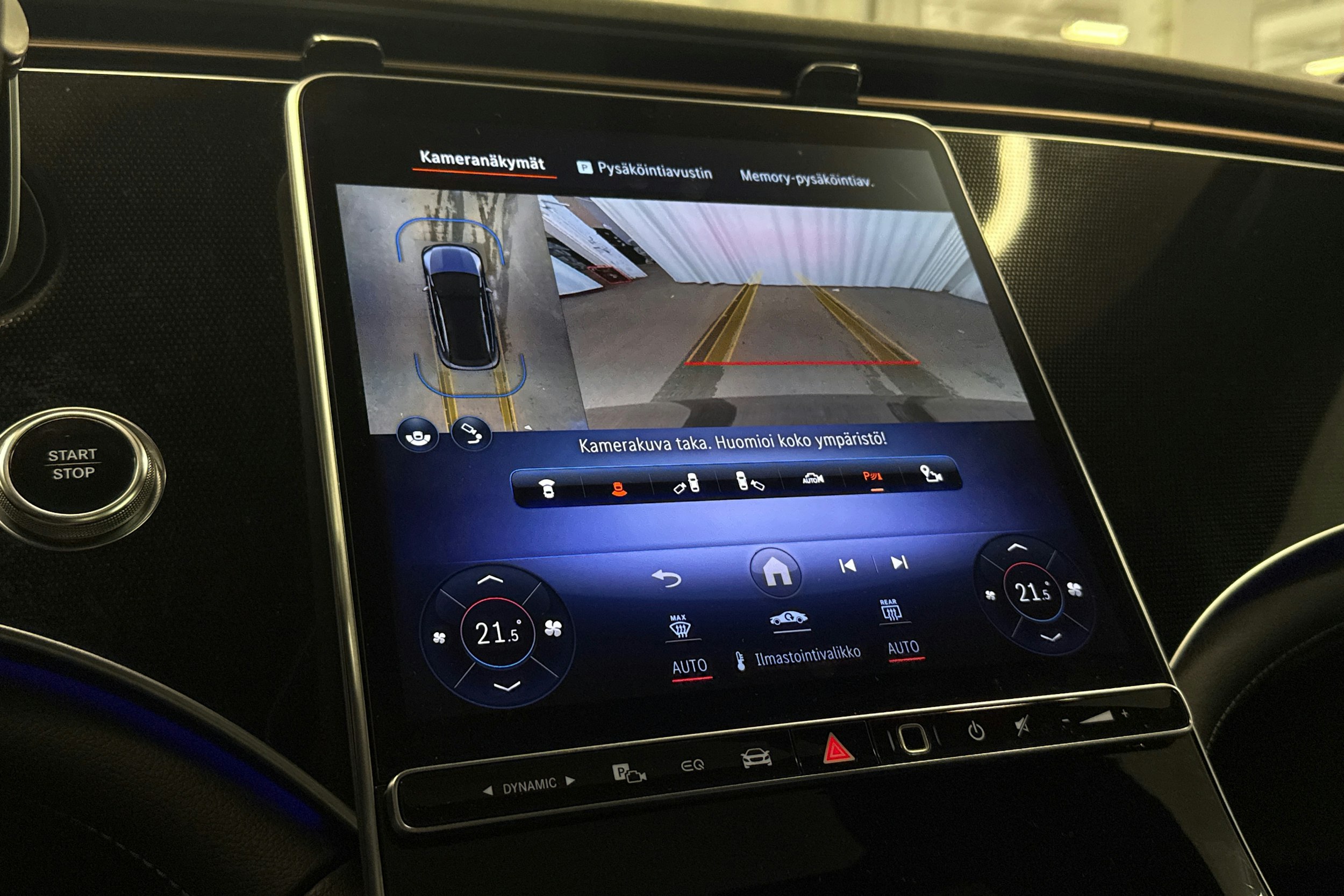 sininen Mercedes-Benz EQE SUV 2023 kuva 21.