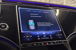 sininen Mercedes-Benz EQE SUV 2023 kuva 22.