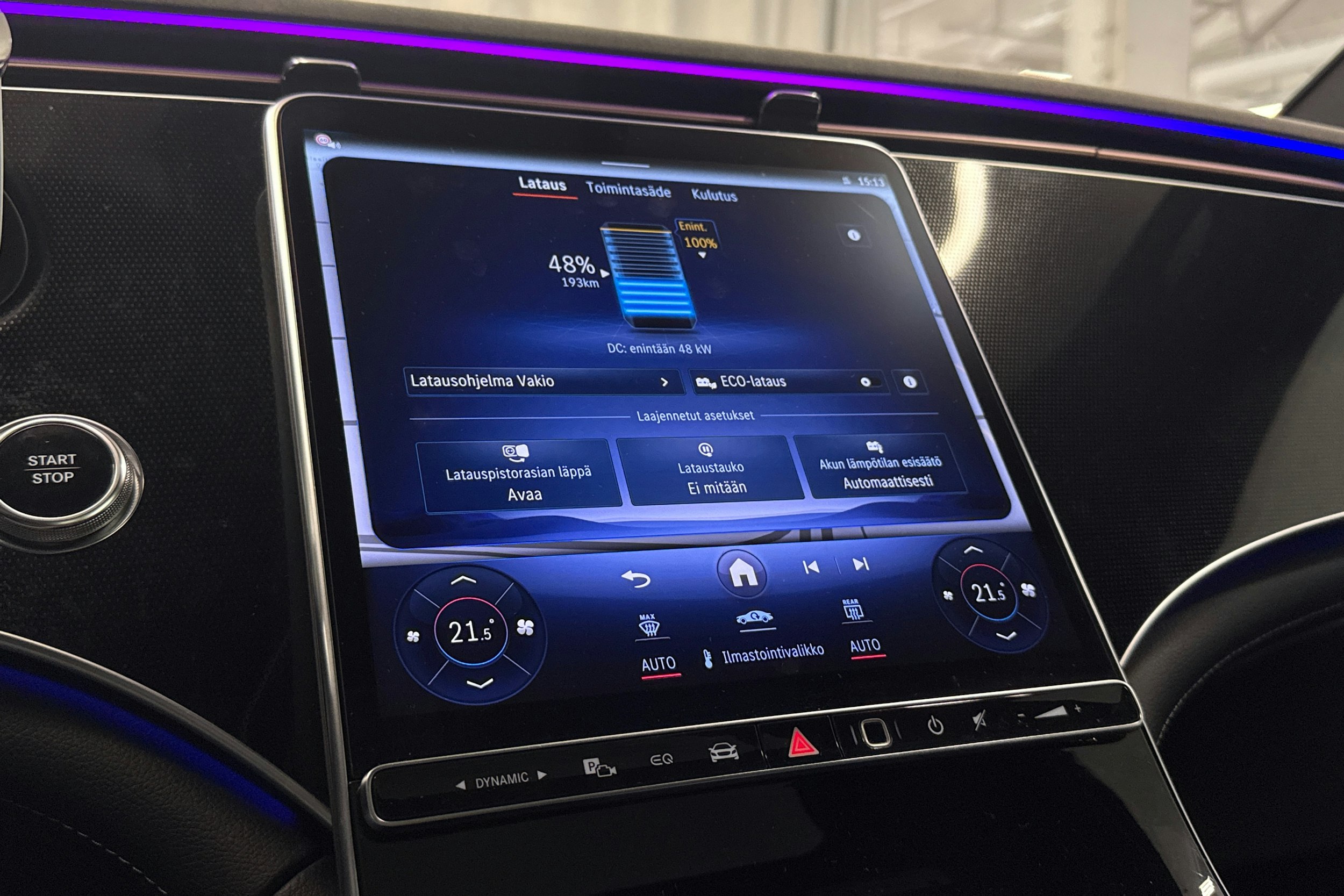 sininen Mercedes-Benz EQE SUV 2023 kuva 23.