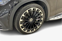 musta Mercedes-Benz EQE SUV 2023 kuva 9.