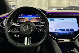 musta Mercedes-Benz EQE SUV 2023 kuva 11.