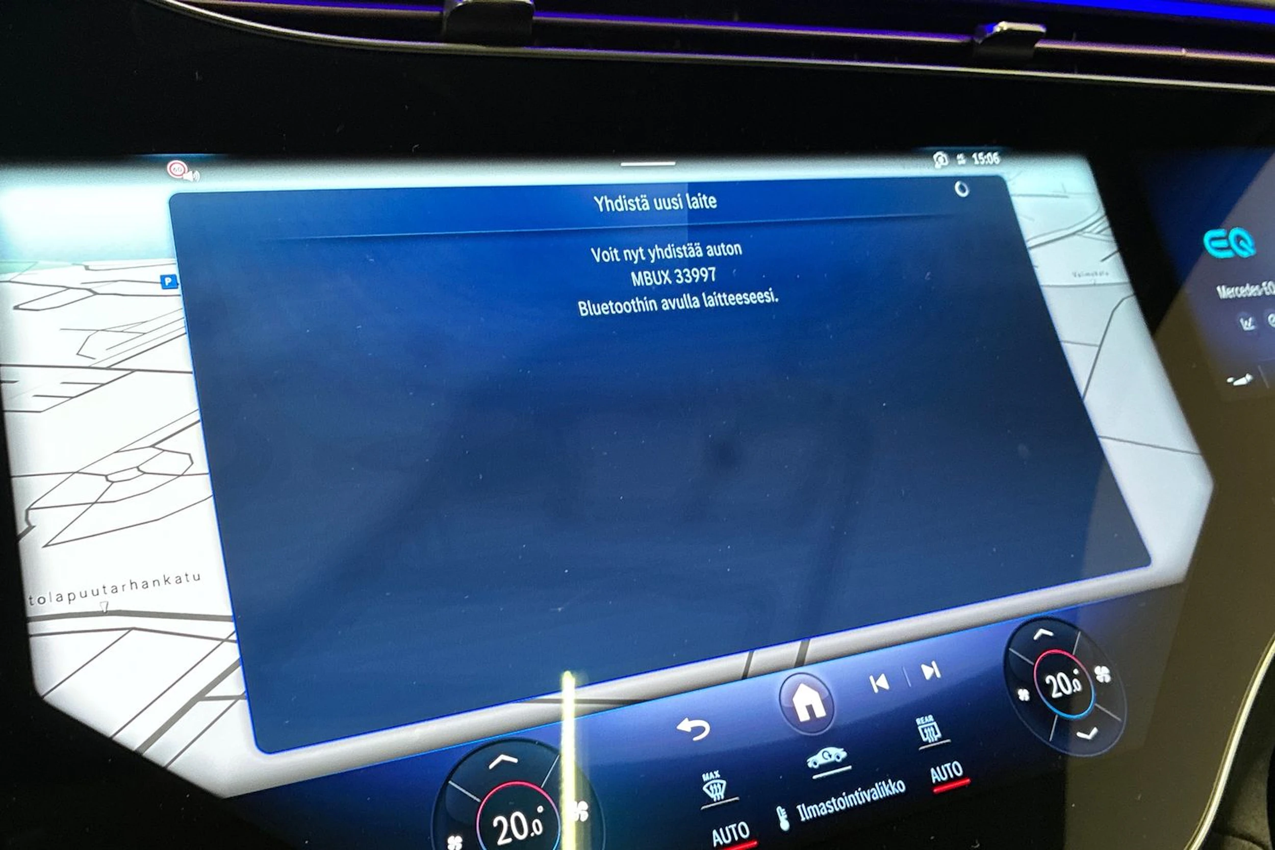 musta Mercedes-Benz EQE SUV 2023 kuva 22.
