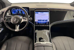 Harmaa Mercedes-Benz EQE SUV 2023 kuva 7.