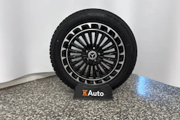 Harmaa Mercedes-Benz EQE SUV 2023 kuva 10.