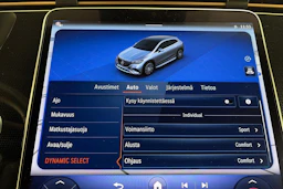 Harmaa Mercedes-Benz EQE SUV 2023 kuva 25.