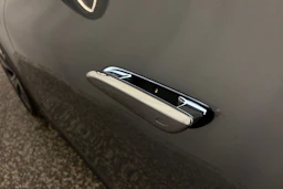 Harmaa Mercedes-Benz EQE SUV 2023 kuva 34.