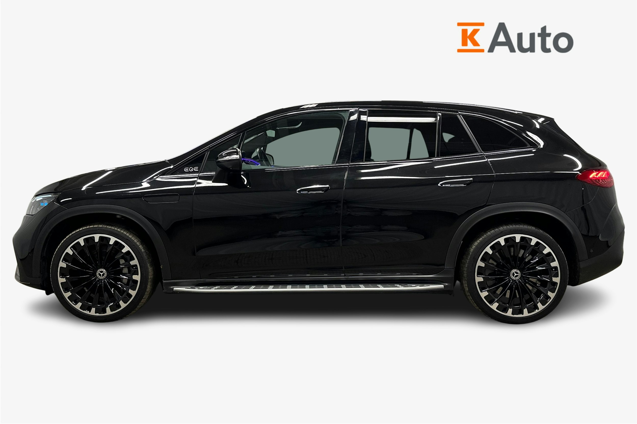 musta Mercedes-Benz EQE SUV 2023 kuva 6.
