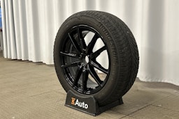 musta Mercedes-Benz EQE SUV 2023 kuva 13.