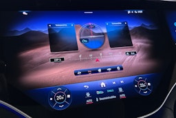 musta Mercedes-Benz EQE SUV 2023 kuva 36.