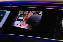 musta Mercedes-Benz EQE SUV 2023 kuva 40.