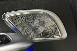 musta Mercedes-Benz EQE SUV 2023 kuva 42.