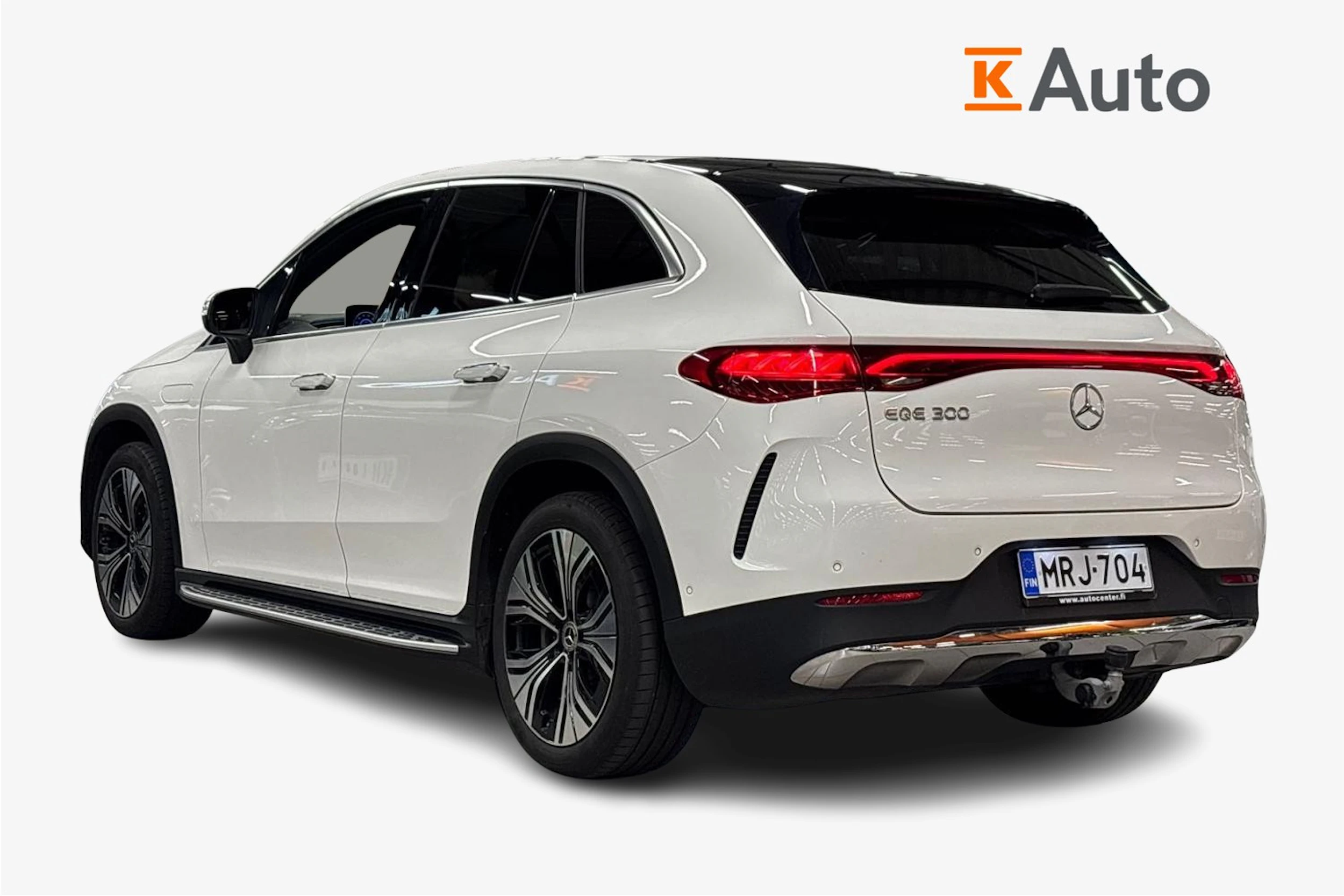 valkoinen Mercedes-Benz EQE SUV 2023 kuva 2.