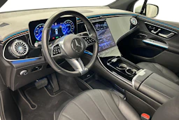 valkoinen Mercedes-Benz EQE SUV 2023 kuva 6.