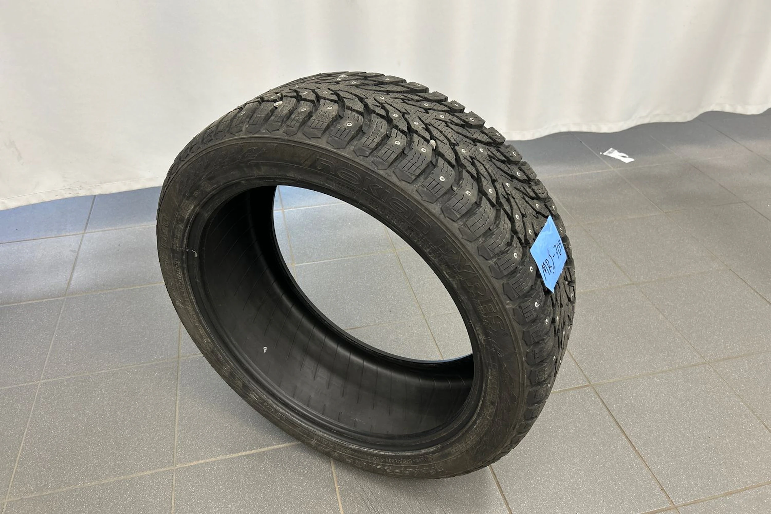 valkoinen Mercedes-Benz EQE SUV 2023 kuva 16.