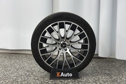 musta Mercedes-Benz EQE SUV 2023 kuva 13.