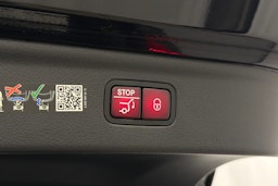 musta Mercedes-Benz EQE SUV 2023 kuva 16.