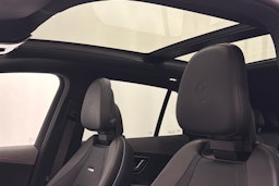 musta Mercedes-Benz EQE SUV 2023 kuva 19.