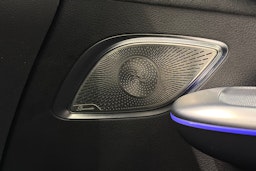 musta Mercedes-Benz EQE SUV 2023 kuva 21.