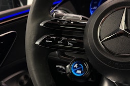 musta Mercedes-Benz EQE SUV 2023 kuva 22.