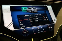 musta Mercedes-Benz EQE SUV 2023 kuva 30.