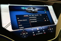 musta Mercedes-Benz EQE SUV 2023 kuva 31.