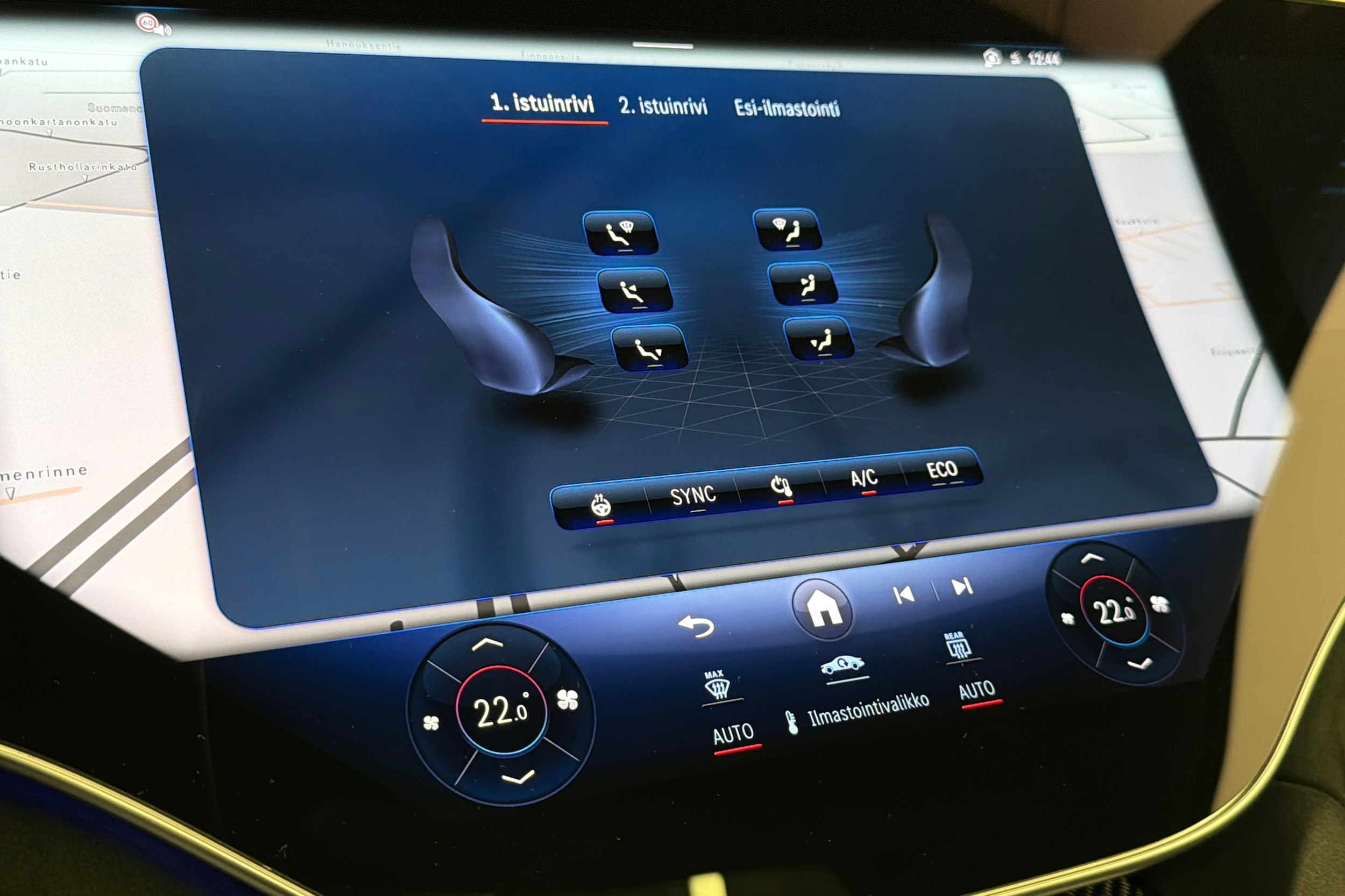 musta Mercedes-Benz EQE SUV 2023 kuva 33.