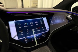 musta Mercedes-Benz EQE SUV 2023 kuva 35.