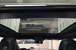 musta Mercedes-Benz EQE SUV 2023 kuva 40.